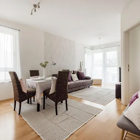 Bright And Central Apartment With Balcony Budapest Exterior photo