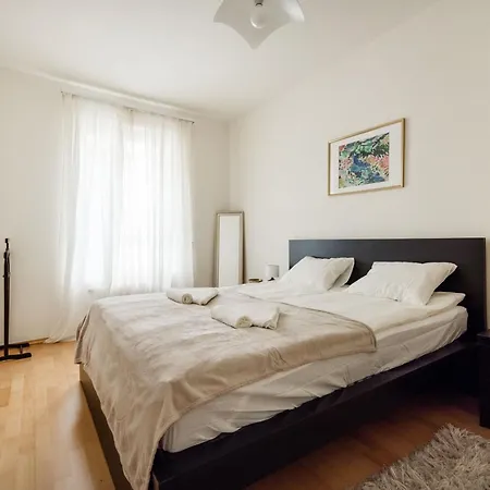 Bright And Central Apartment With Balcony Budapest Exterior photo
