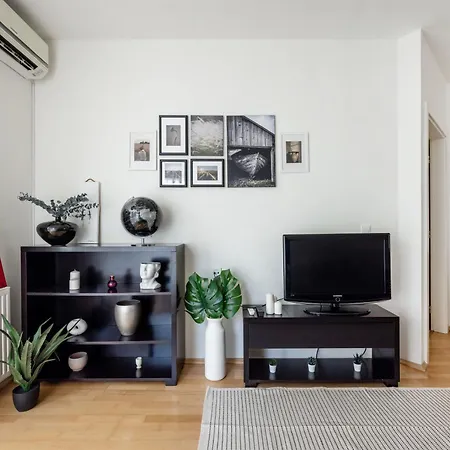 Bright And Central Apartment With Balcony Budapest Exterior photo
