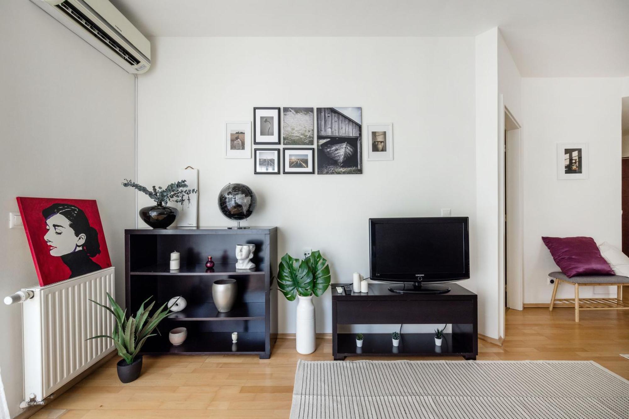 Apartman Bright And With Balcony